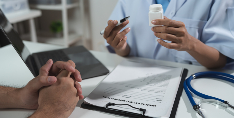 Asian female doctor or medical specialist examining a patient Ask for symptoms, give advice, recommend medication, plan treatment guidelines and preventive care. Concept of health checkup Prevention